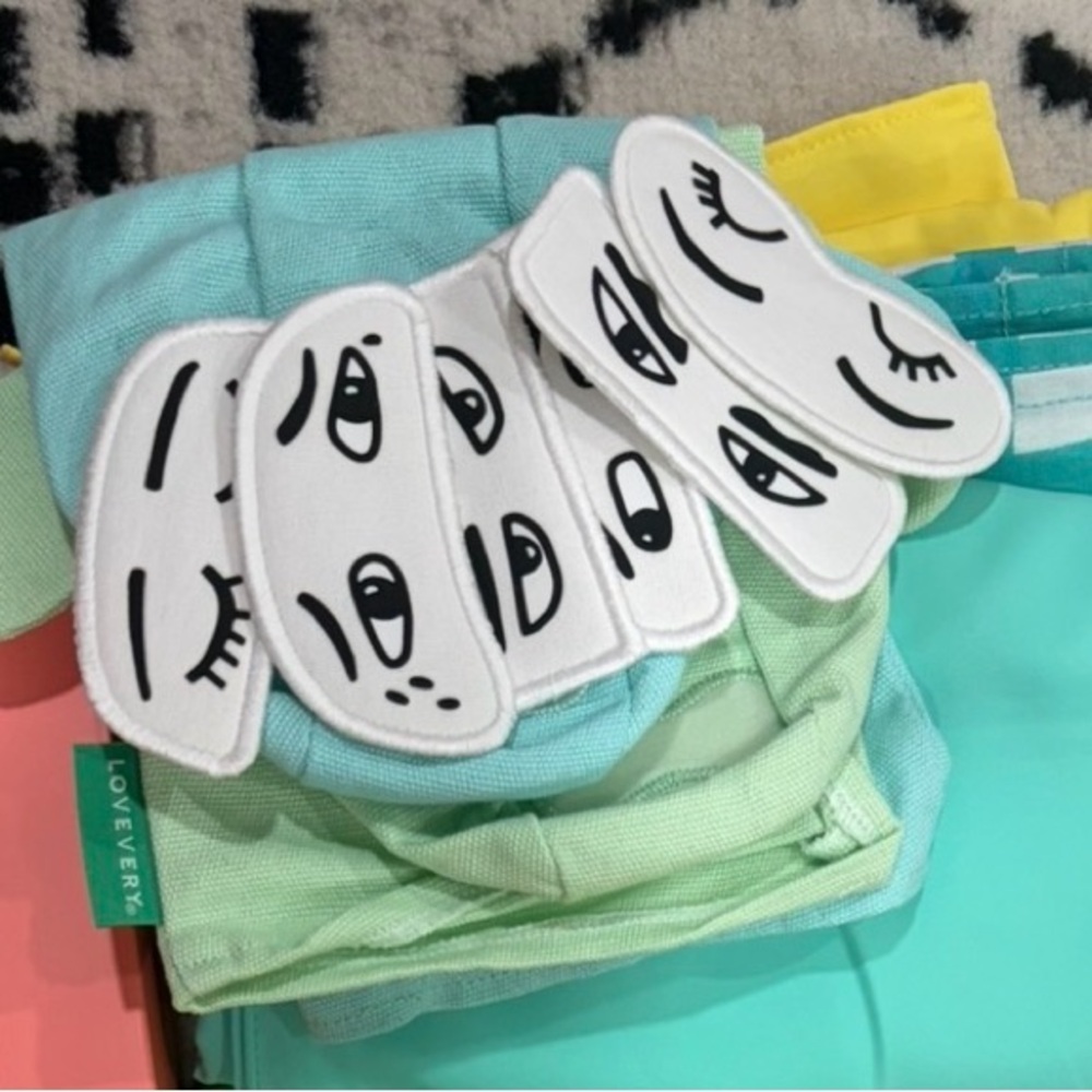 Interactive Puppet Set with Interchangeable Faces - Picture 3 of 3